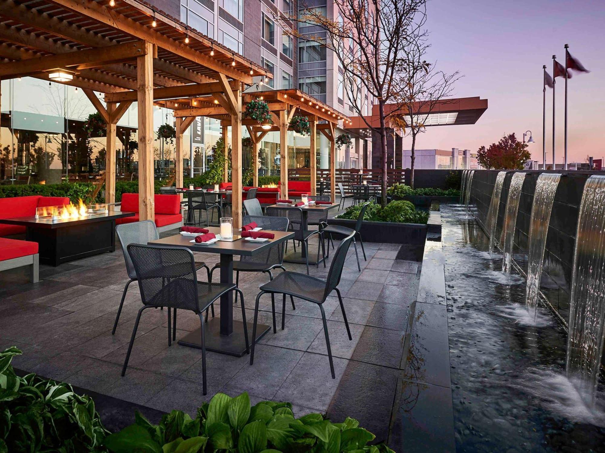 Novotel Toronto Vaughan Centre Exterior foto